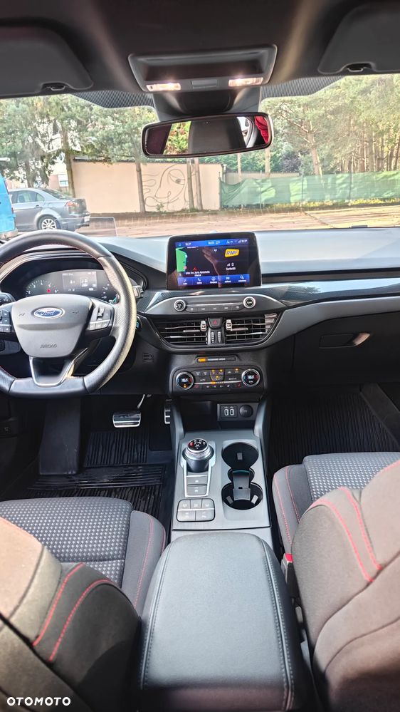 Ford Focus 1.5 EcoBoost ST-Line - 5