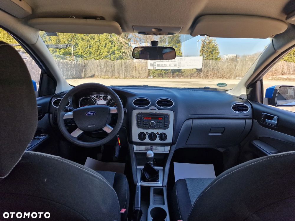 Ford Focus 1.6 Ghia - 8