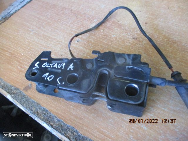 Fecho 1Z0823509E SKODA OCTAVIA 2010 CAPOT 2 PINOS - 2