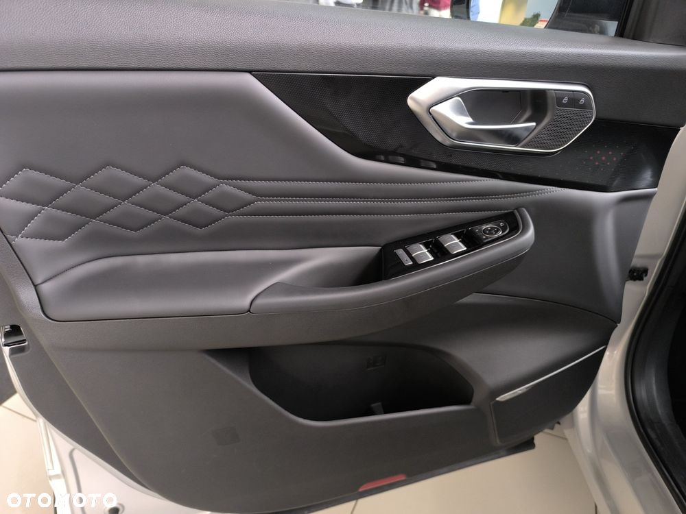 BAIC 7 1.5T Luxury DCT - 18