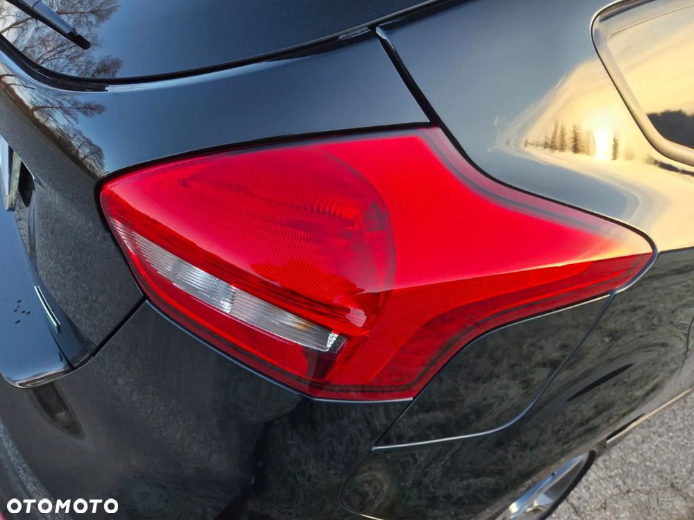 Ford Focus 1.0 EcoBoost ST-Line Red ASS - 25