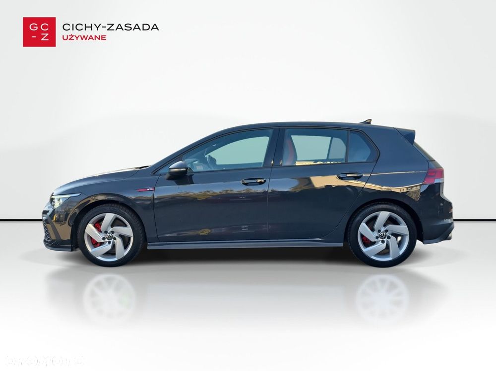 Volkswagen Golf - 2