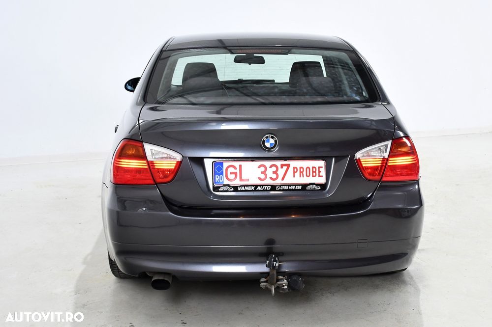 BMW Seria 3 318i - 9