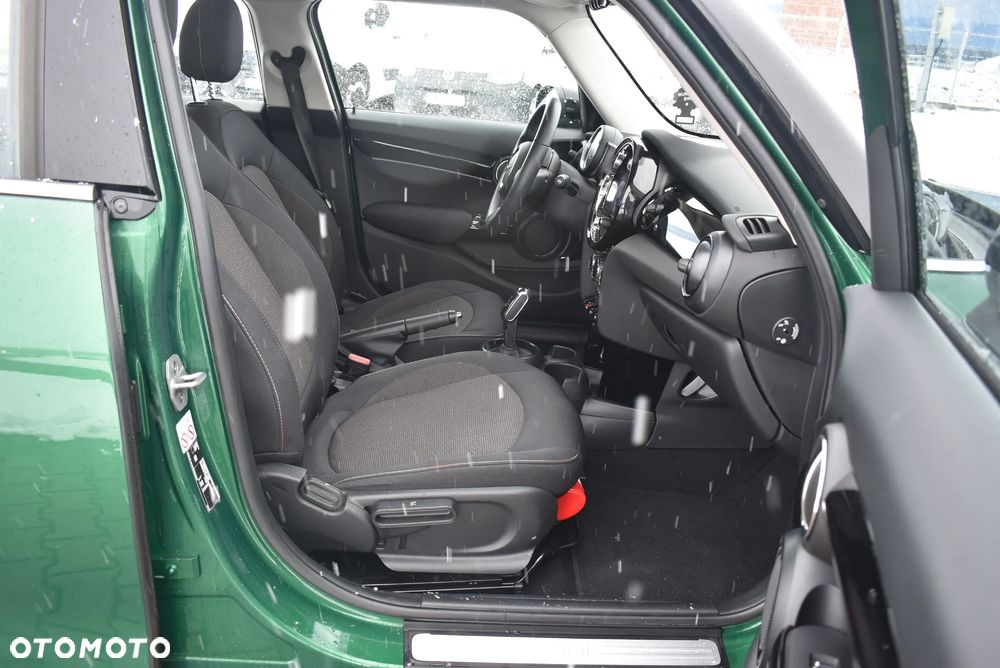 MINI Cooper Standard - 17