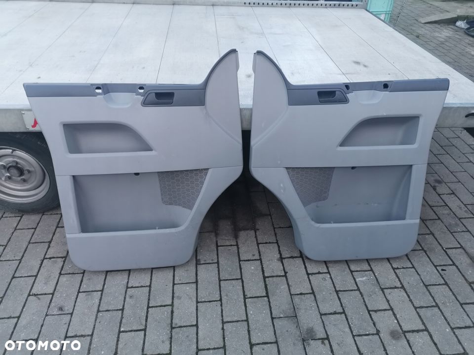 Boczki vw t5 california komplet - 1
