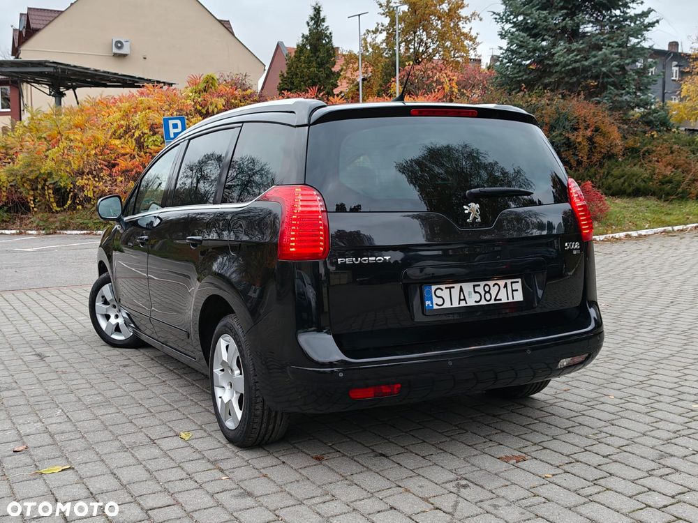 Peugeot 5008 2012 photo 2