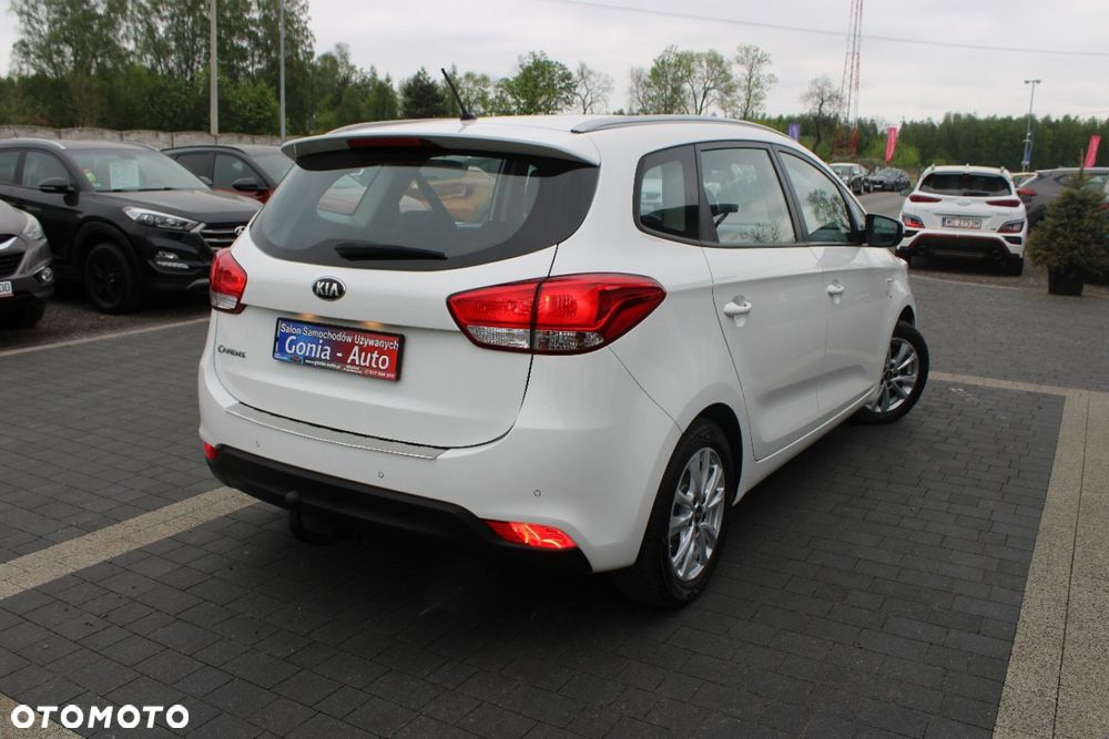 Kia Carens - 6
