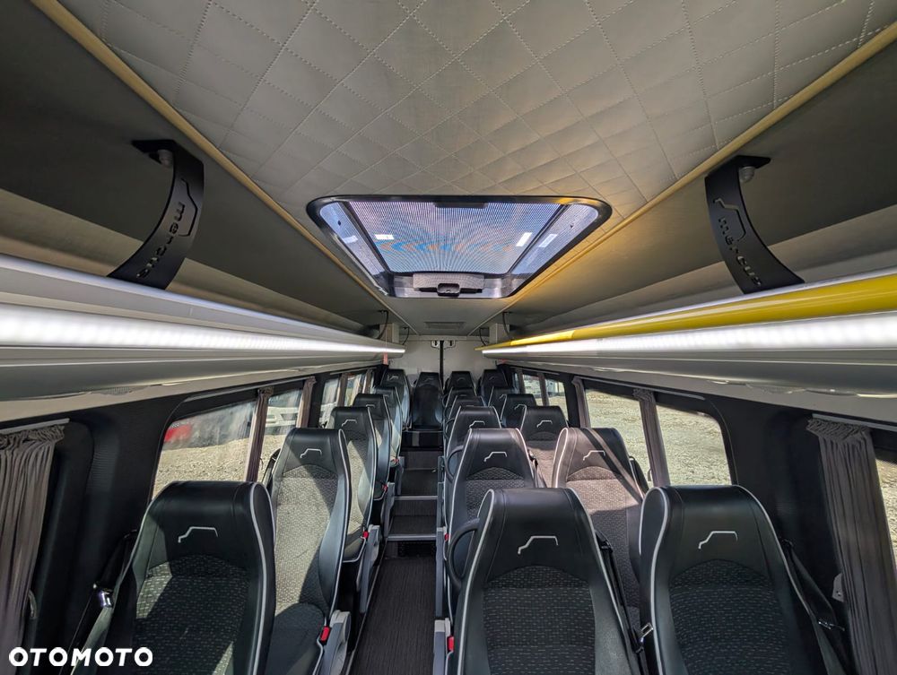 Mercedes-Benz Sprinter 519 - 21