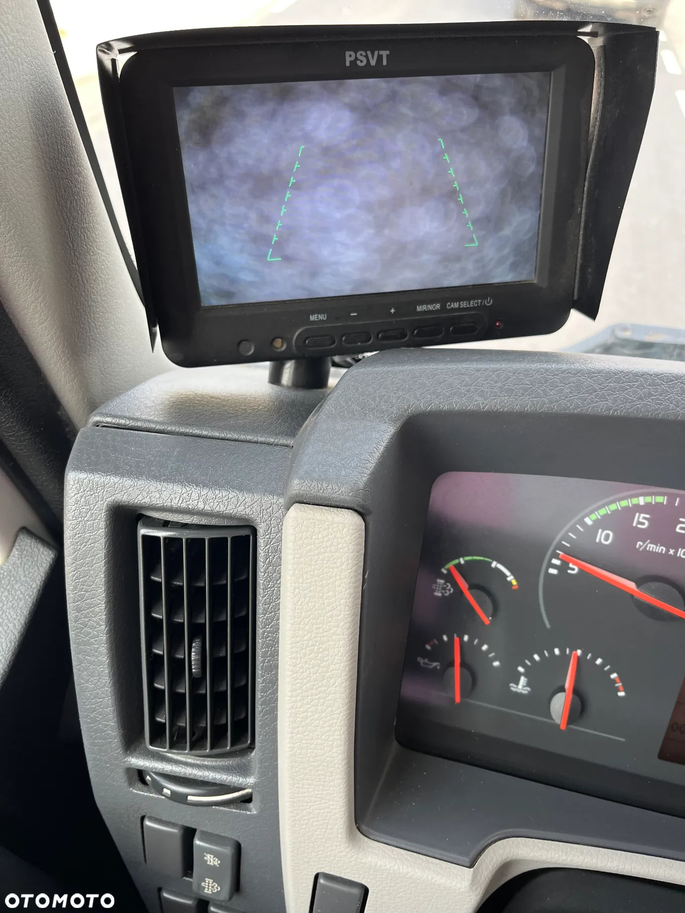 Volvo - 40