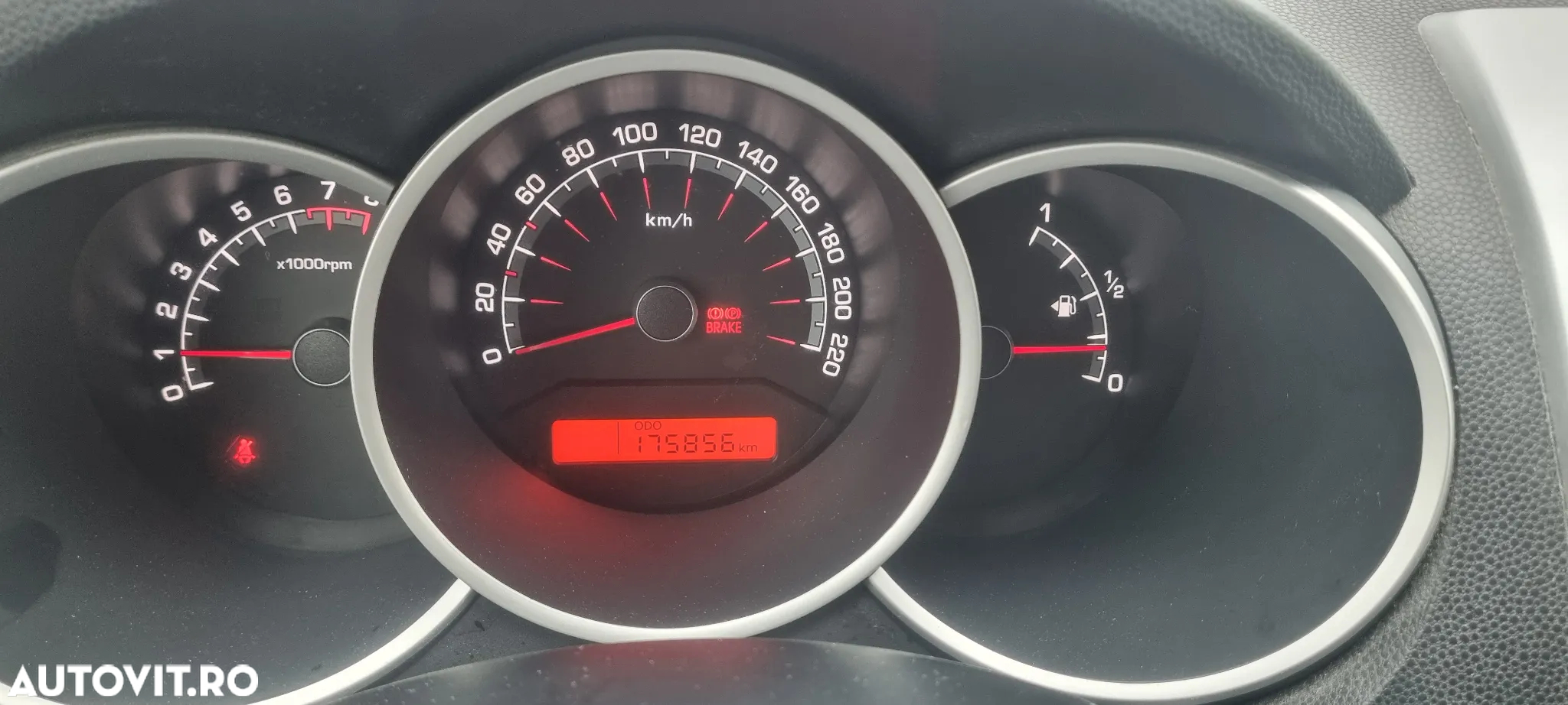 Kia Venga 1.4 CVVT Attract - 8