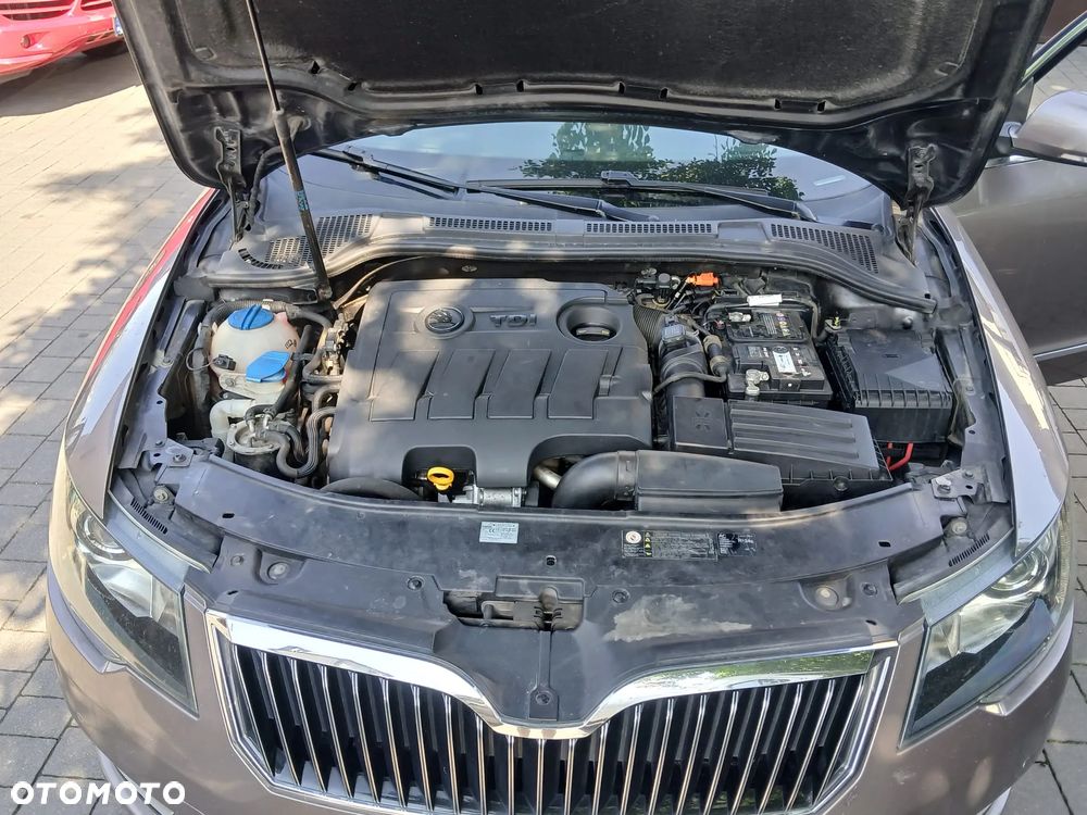 Skoda Superb 1.6 TDI Business DSG - 9
