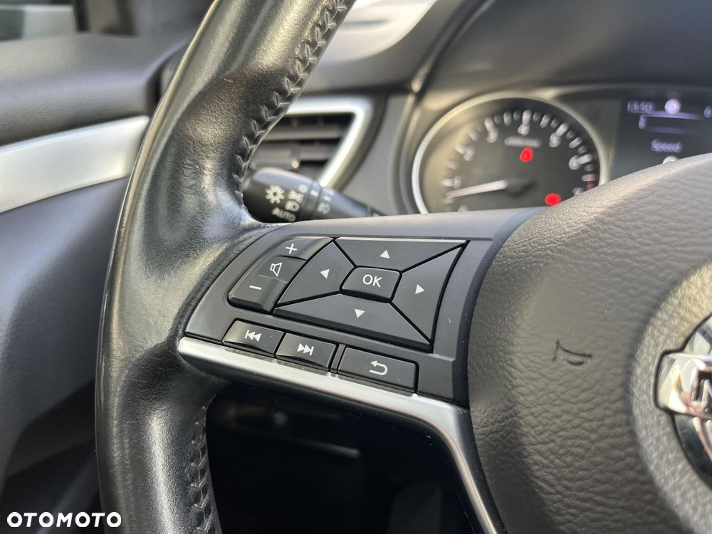 Nissan Qashqai 1.6 DIG-T N-Connecta - 26