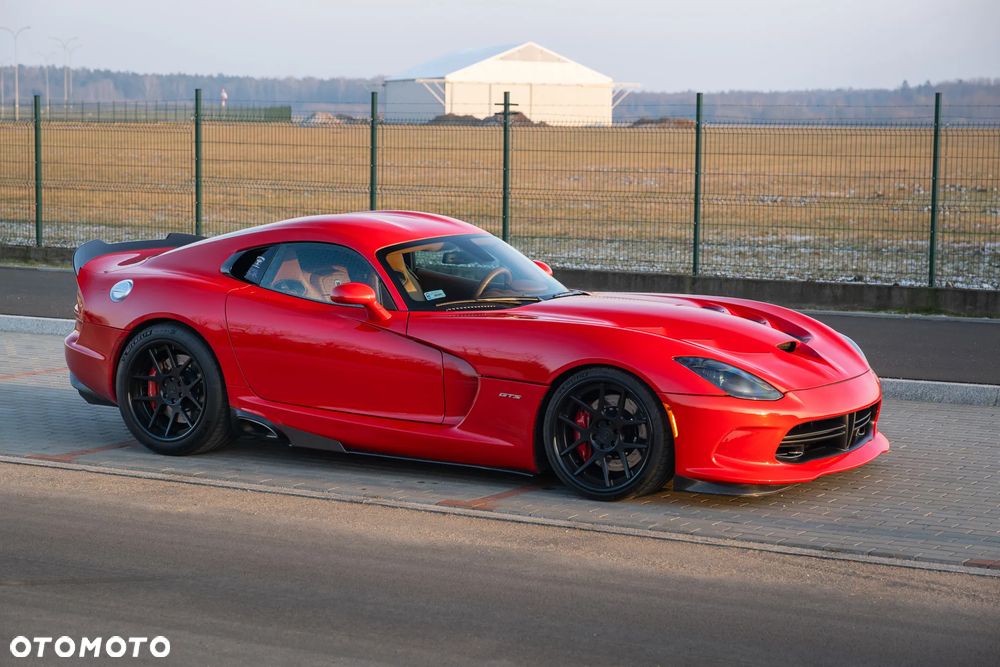 Dodge Viper - 8