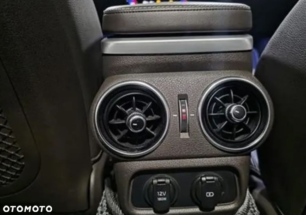 Kia Stinger - 25