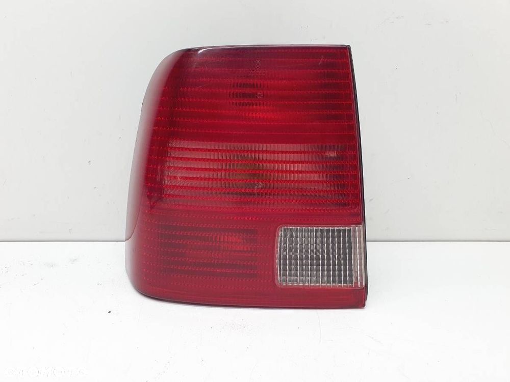 LAMPA TYŁ LEWA VW PASSAT B5 KOMBI EUROPA - 1