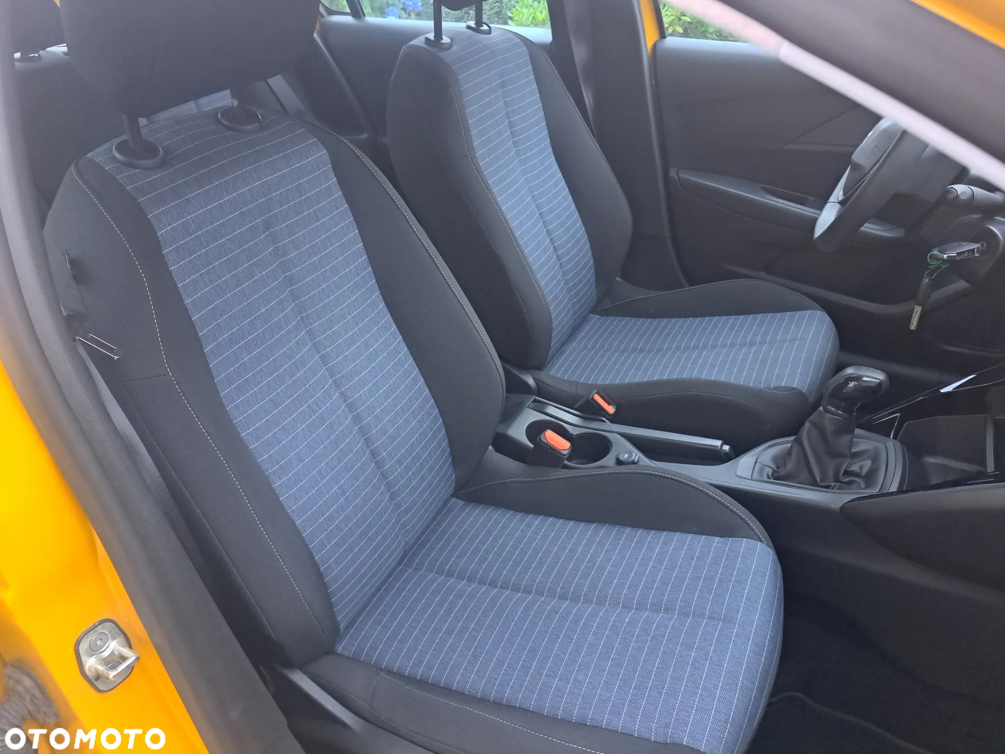 Peugeot 208 - 10