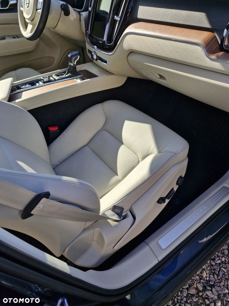 Volvo XC 60 T5 AWD Momentum - 19