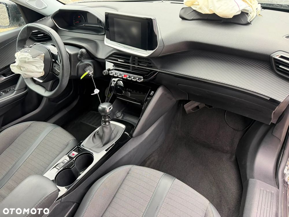 Peugeot 2008 PureTech 130 Allure - 11