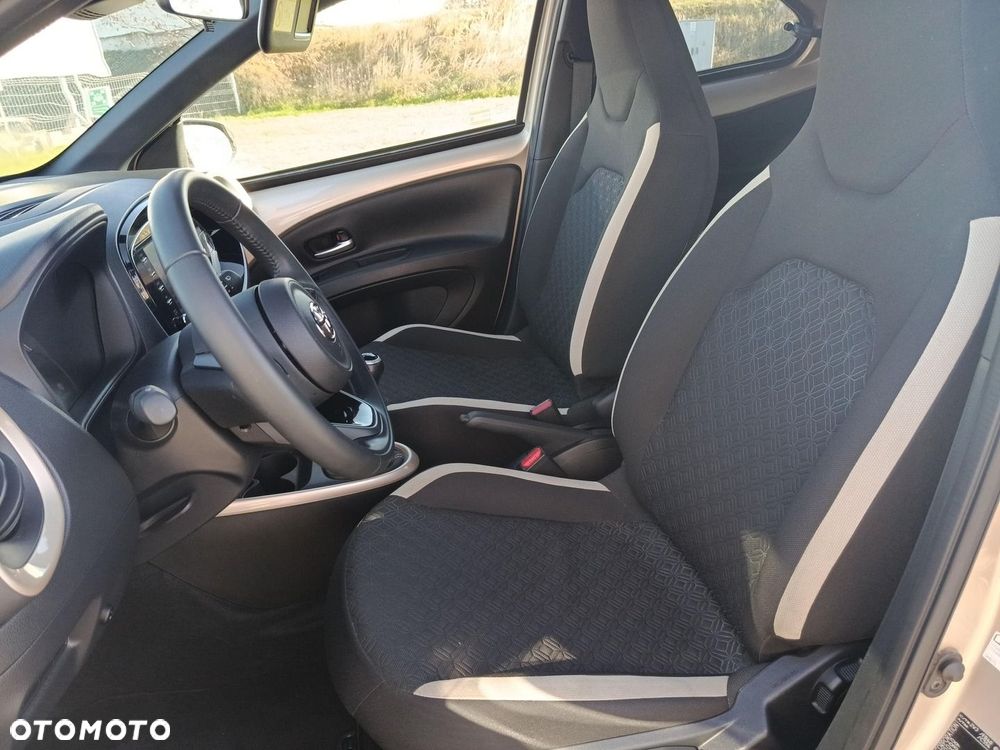 Toyota Aygo X - 15