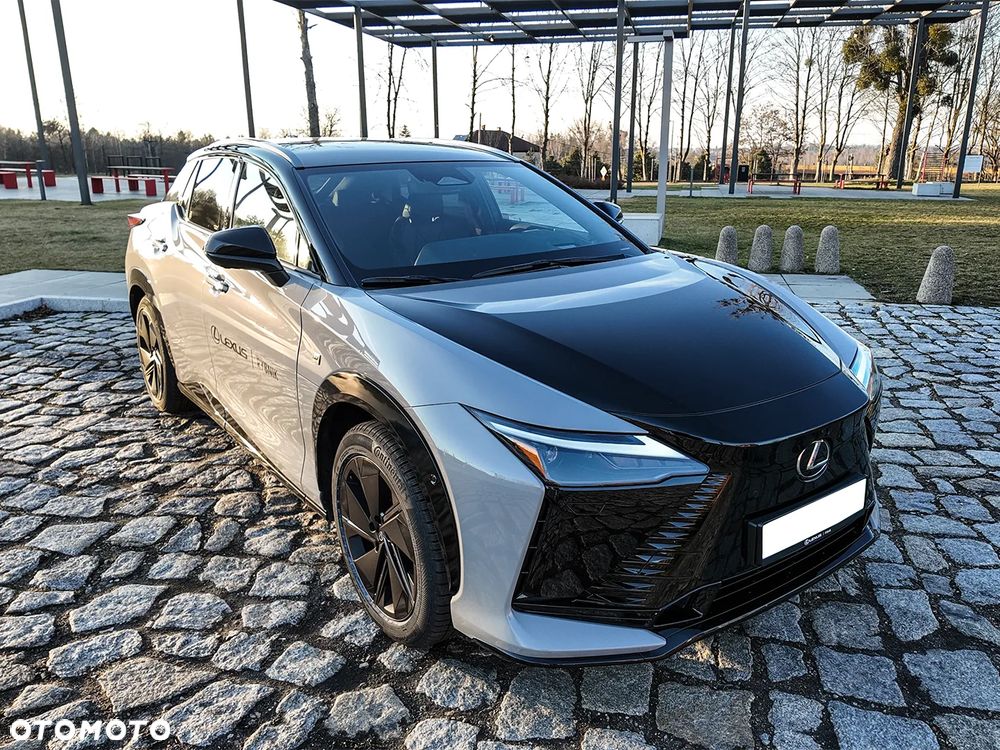 Lexus RZ - 6
