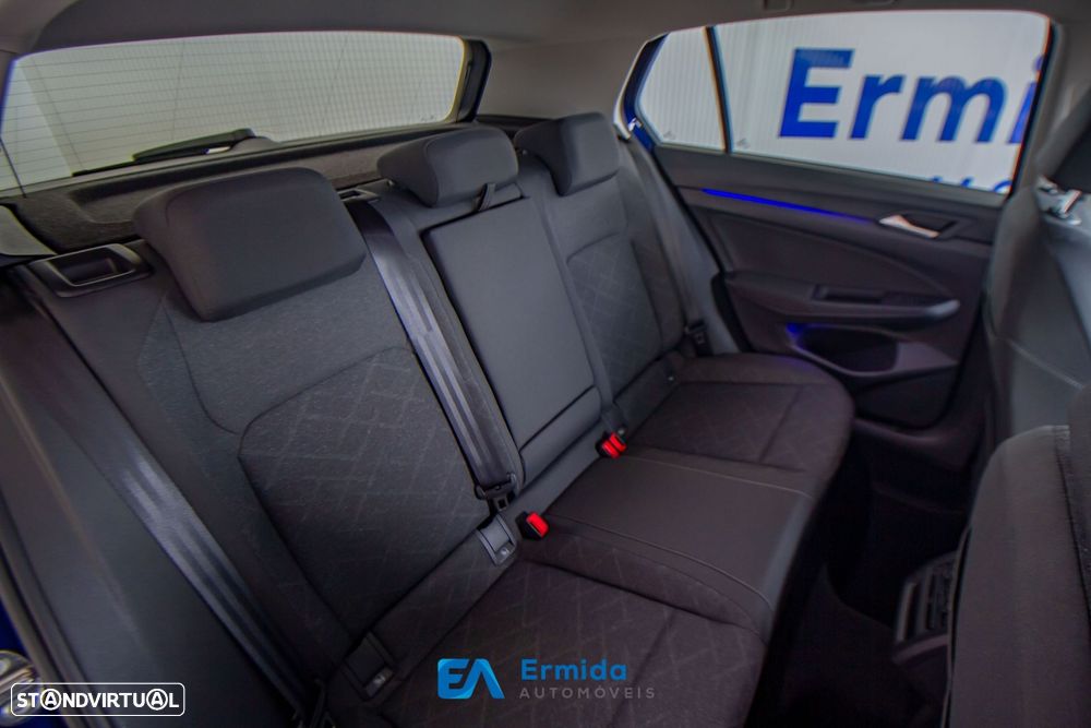 VW Golf 1.0 eTSI Life DSG - 25