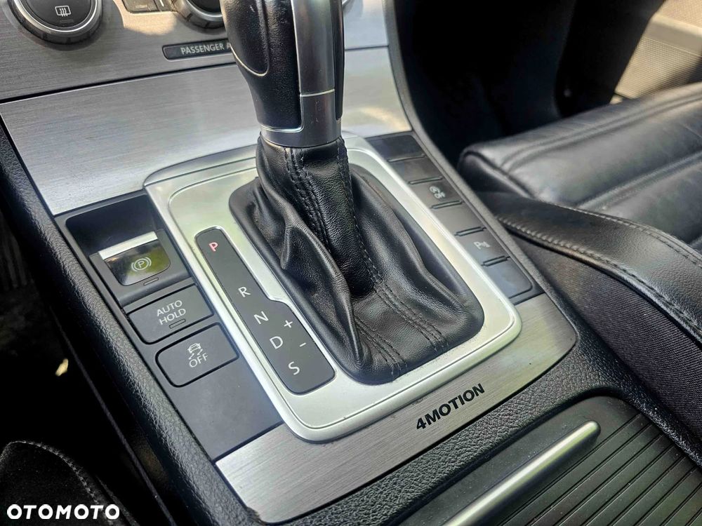 Volkswagen Passat Variant 2.0 TDI 4Motion DSG BlueMotion Tech R-Line - 21