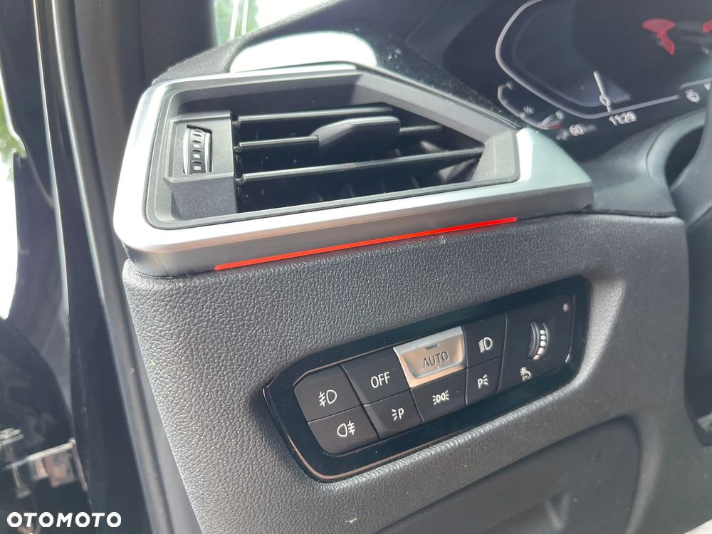 BMW Seria 3 330e M Sport sport - 16