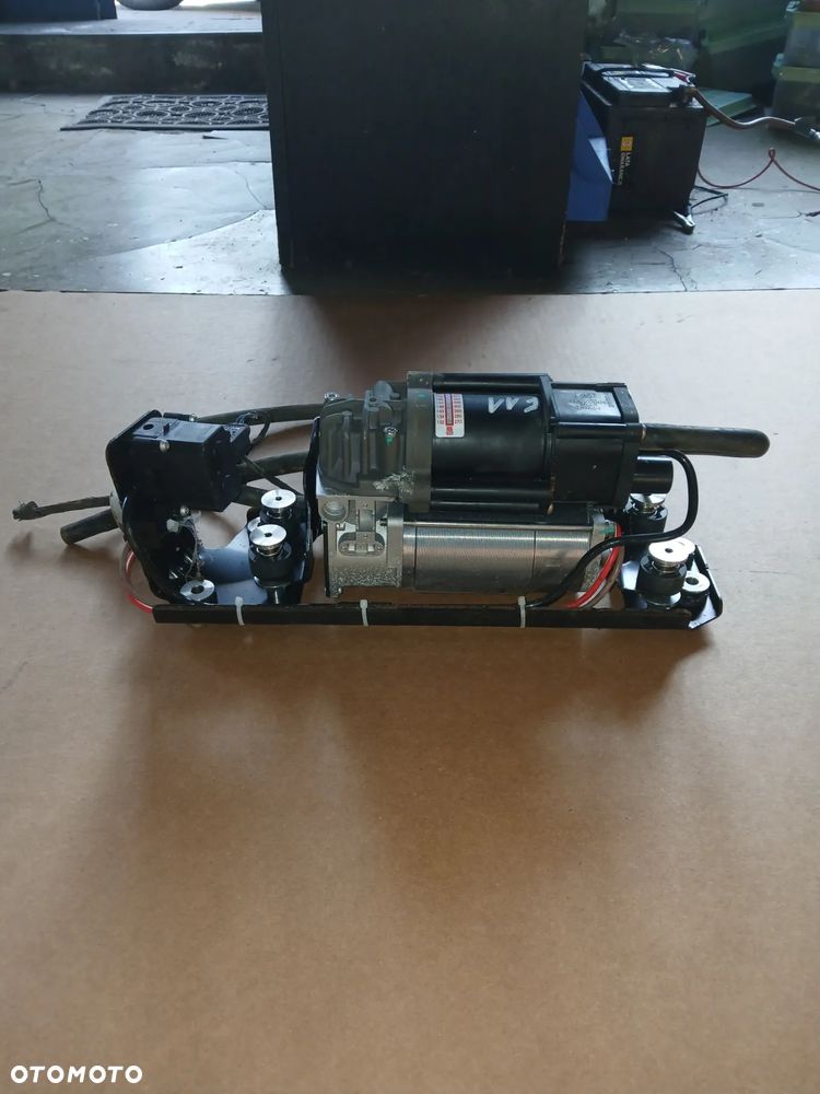 Kompresor tylnego zawieszenia BMW F01 F07 GT F11 - 1