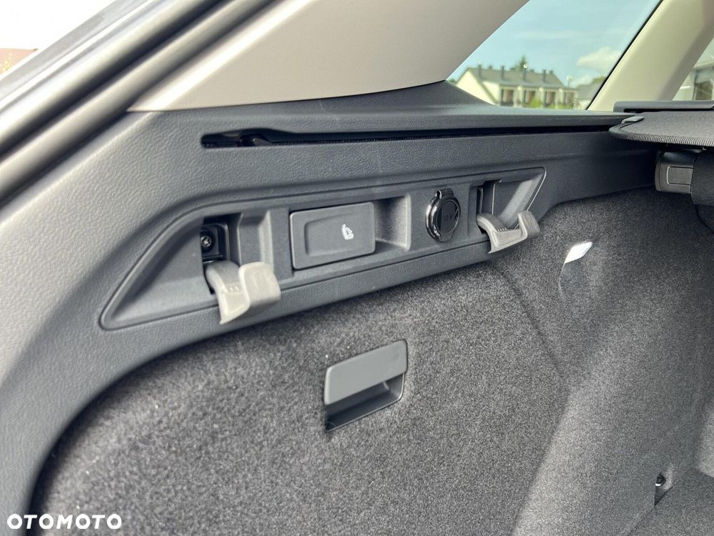 Skoda Superb 2.0 TDI SCR Edition 130 DSG - 37