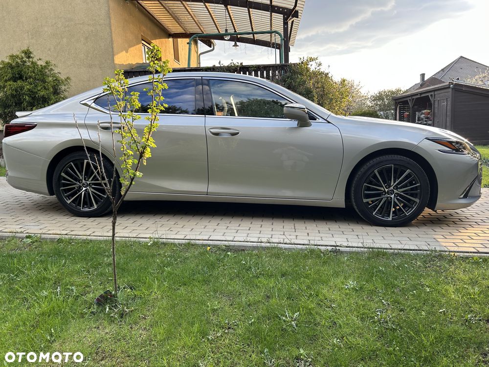 Lexus ES 300h Prestige - 3