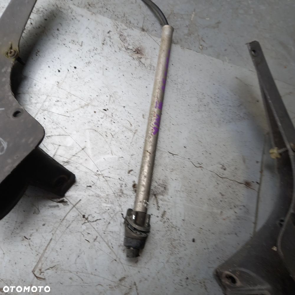 GRAND VOYAGER III 3 nakładka błotnika listwa antena zaślepkabłotnik chrysler voyager III 3 oryginał - 7