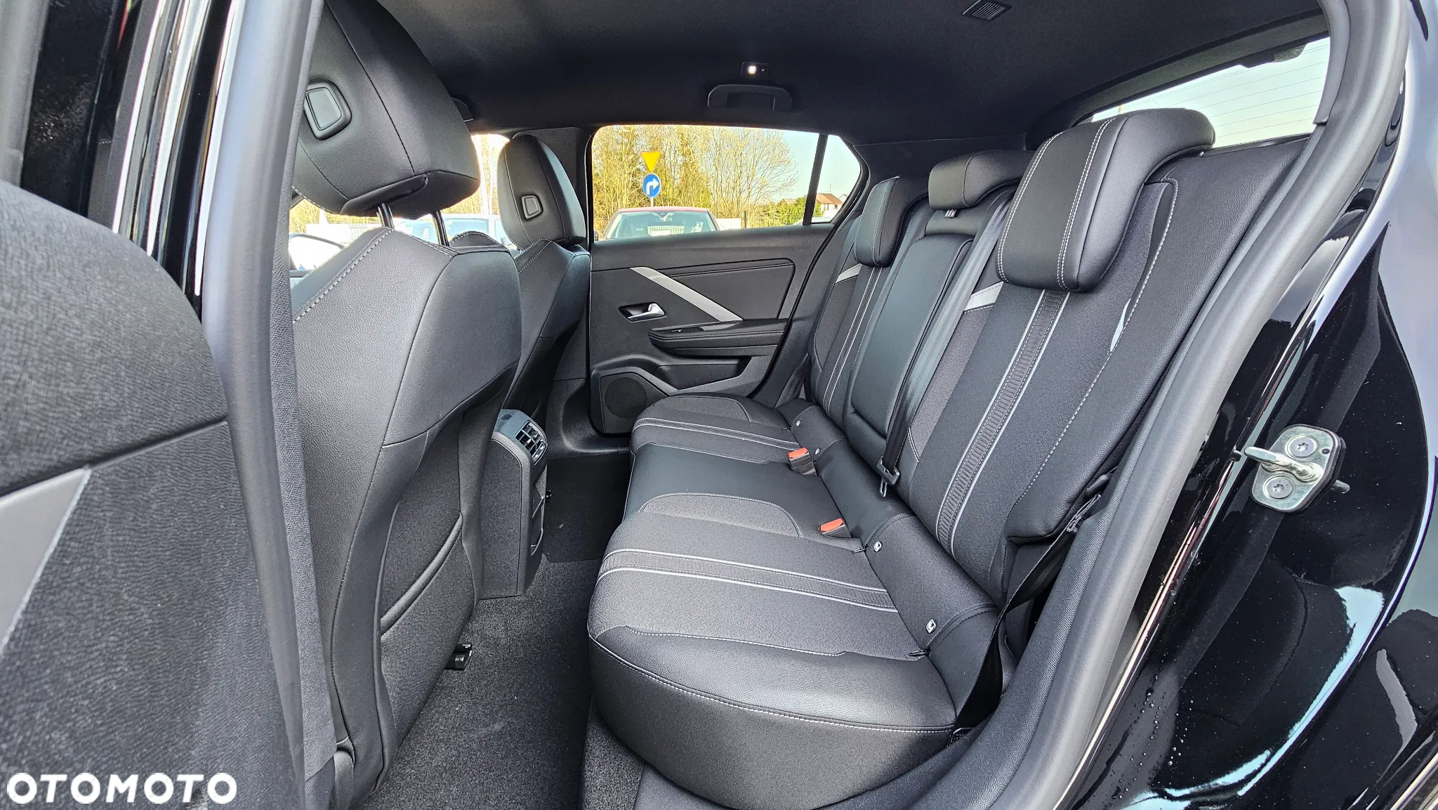 Opel Astra VI 1.2 T GS S&S - 9