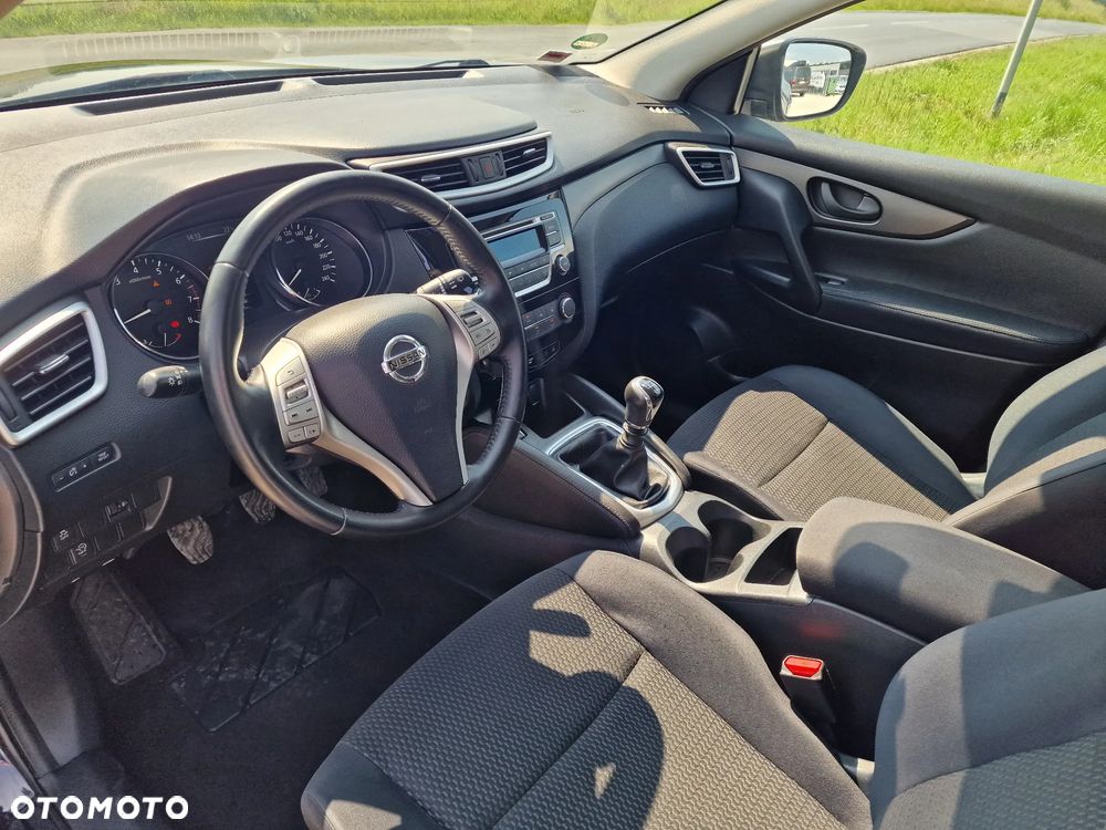 Nissan Qashqai 1.2 DIG-T N-Connecta EU6 - 17
