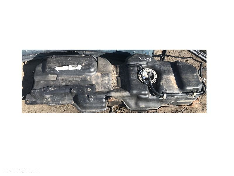 Bak zbiornik paliwa z pompą Land Rover Discovery 3 III 4.4 V8 - 1