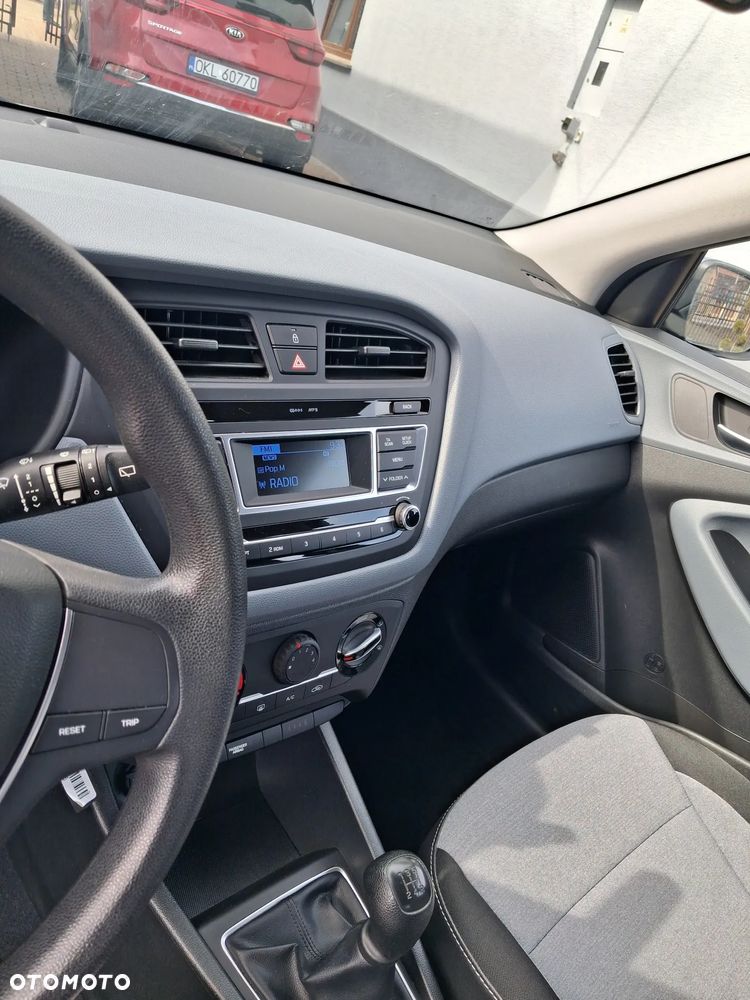 Hyundai i20 - 13