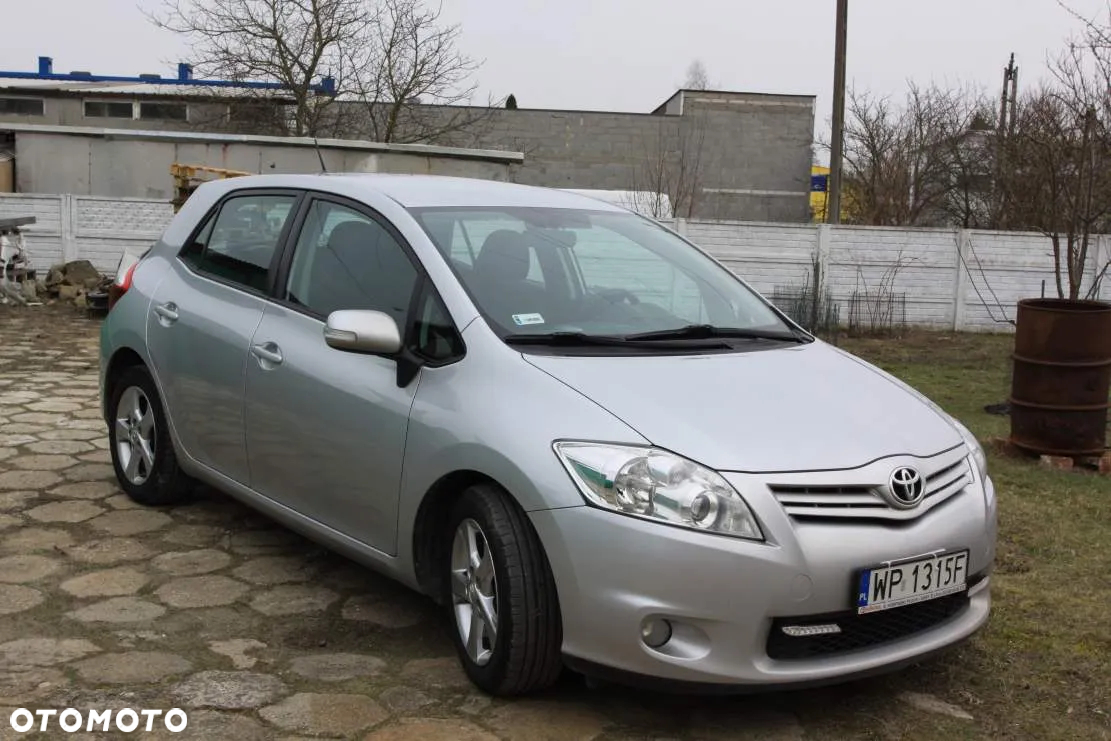 Toyota Auris 1.4 D-4D 2010 - 3
