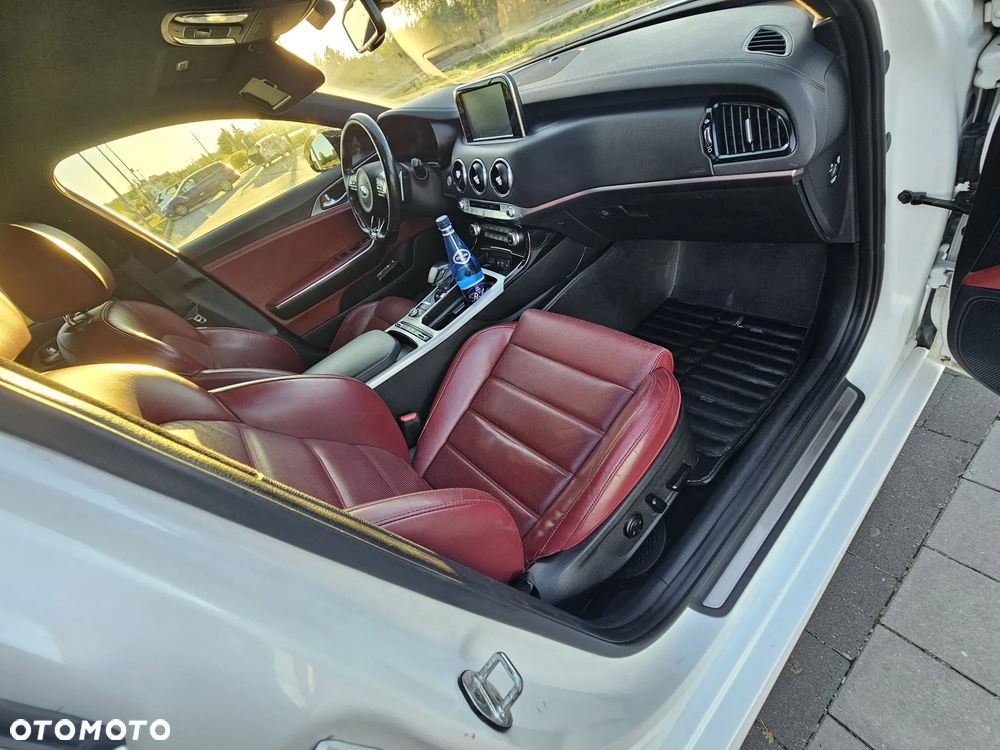 Kia Stinger - 23