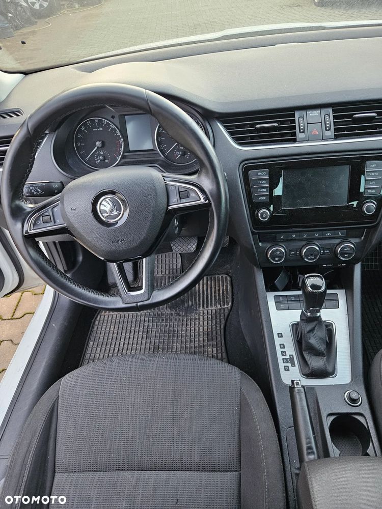 Skoda Octavia 1.6 TDI Elegance DSG - 5