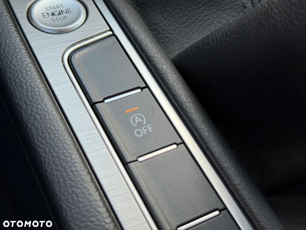 Volkswagen Passat 2.0 TDI EVO Elegance - 21