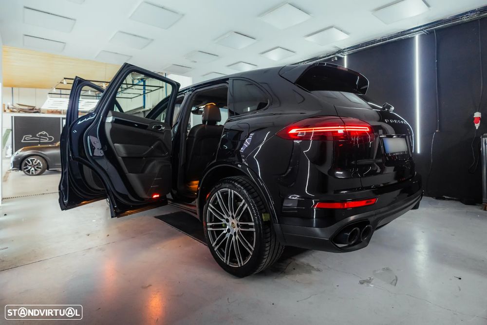 Porsche Cayenne S E-Hybrid Platinum Edition - 11