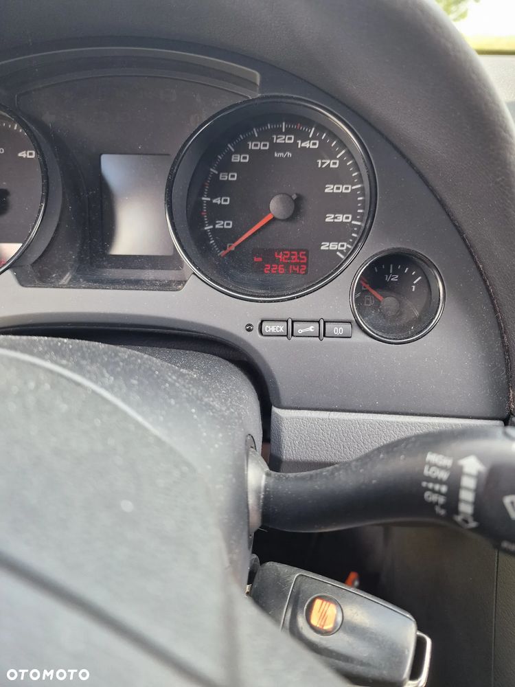 Silnik  vw  2.0 tdi  o  kodzie  CAGC - 3