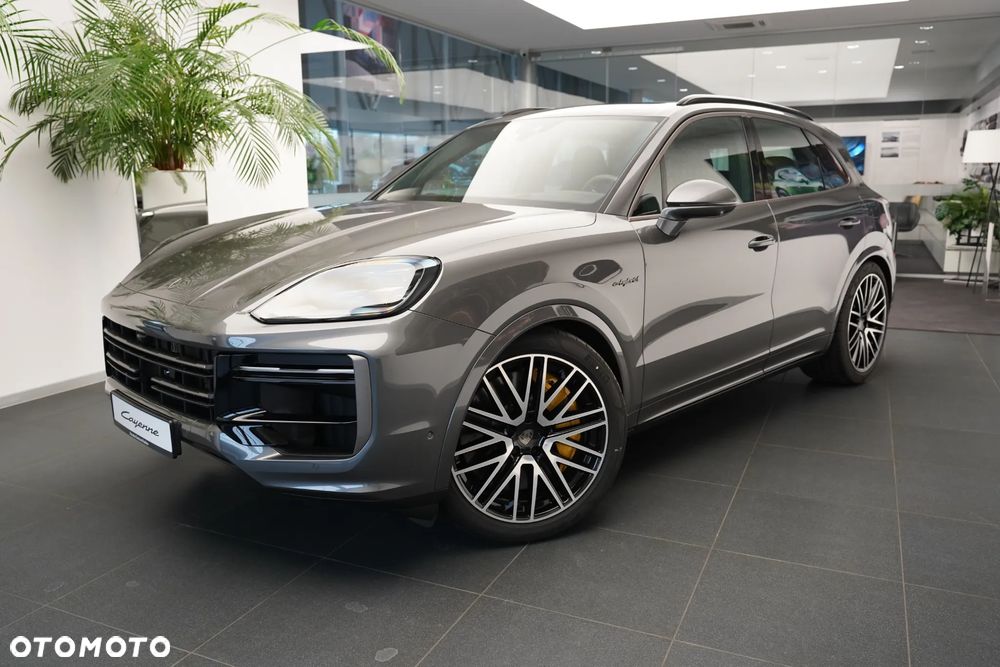 Porsche Cayenne Turbo E-Hybrid PHEV - 1