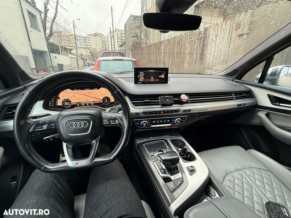 Audi SQ7 - 7