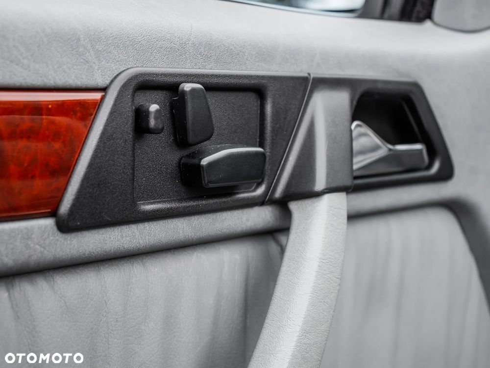 Mercedes-Benz Klasa E - 21