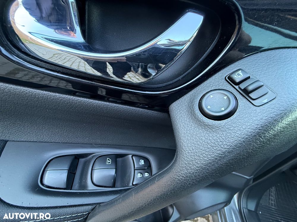 Nissan Qashqai 1.6 DCI ALL-MODE 4x4i TEKNA+ - 13