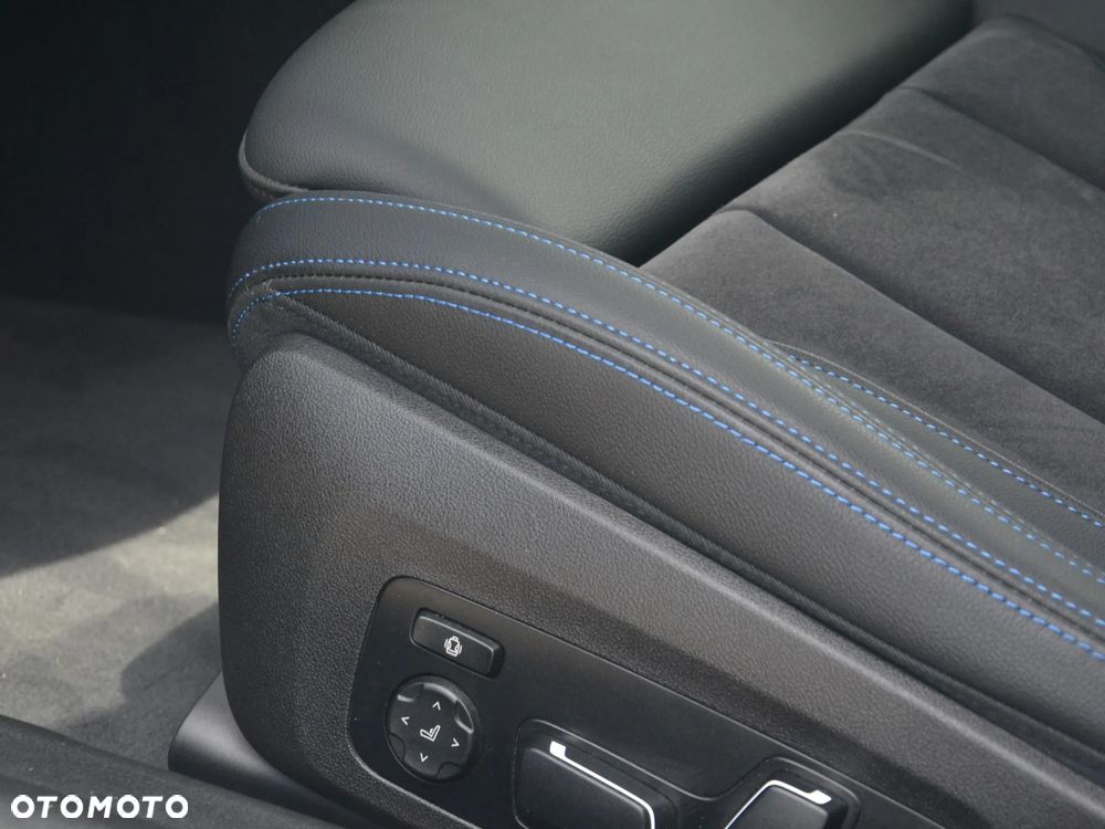 BMW Seria 3 320d M Sport - 12