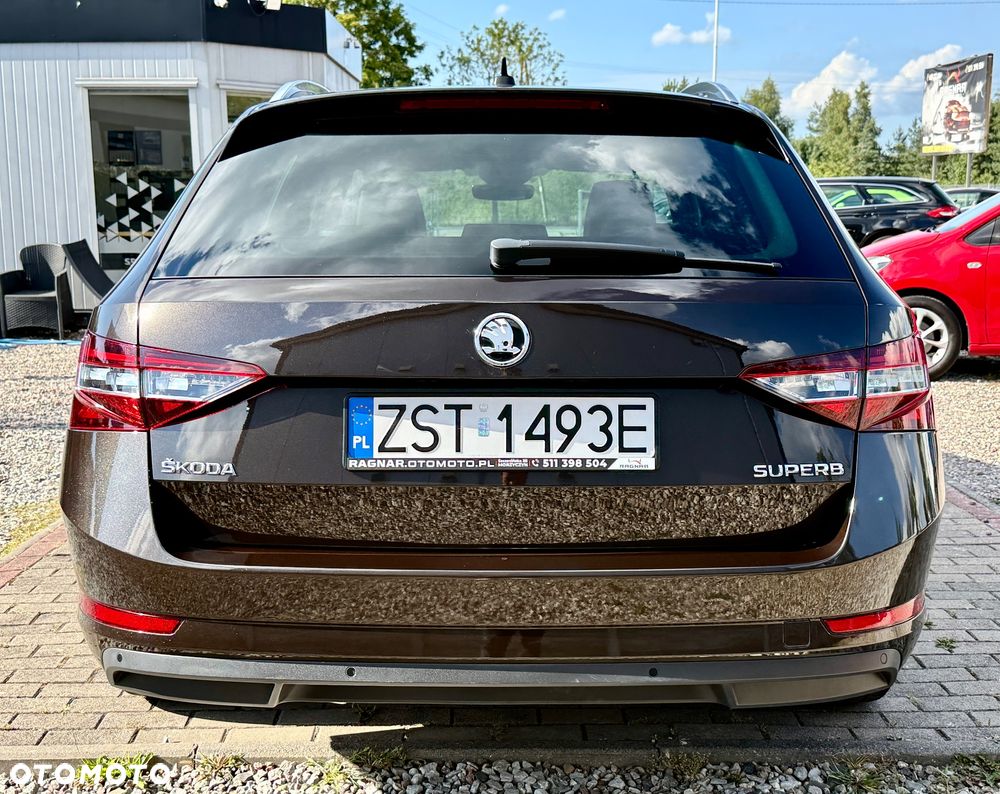 Skoda Superb Combi 2.0 TDI DSG L&K - 17