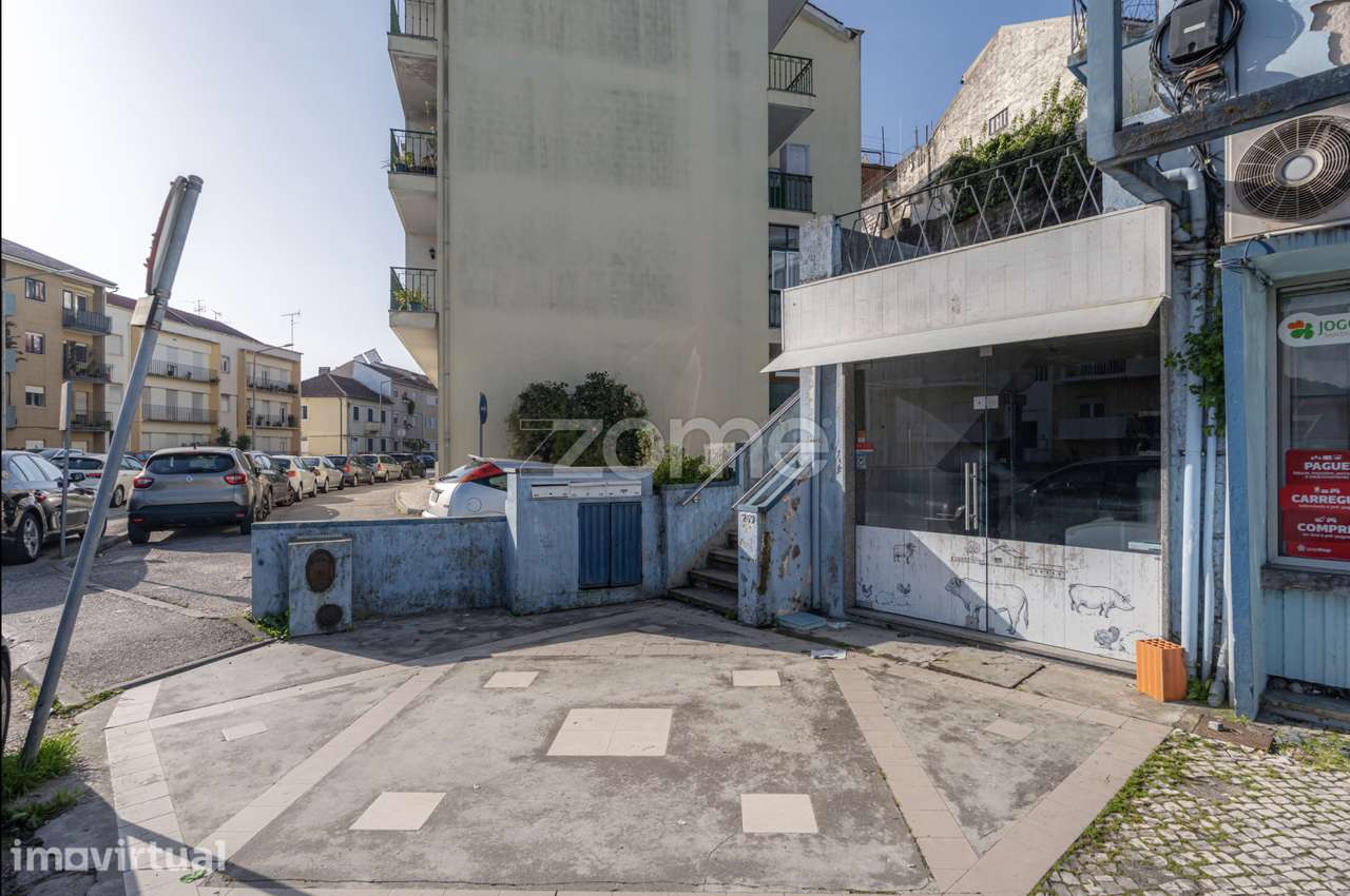 Loja na Pedrulha, Coimbra - Grande imagem: 3/15