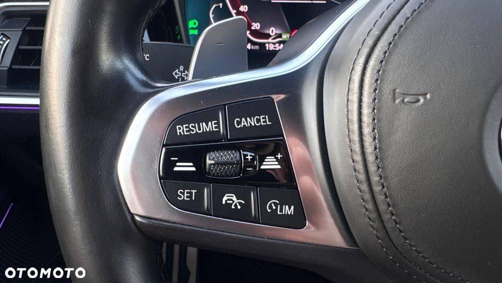 BMW Seria 3 330e M Sport - 18