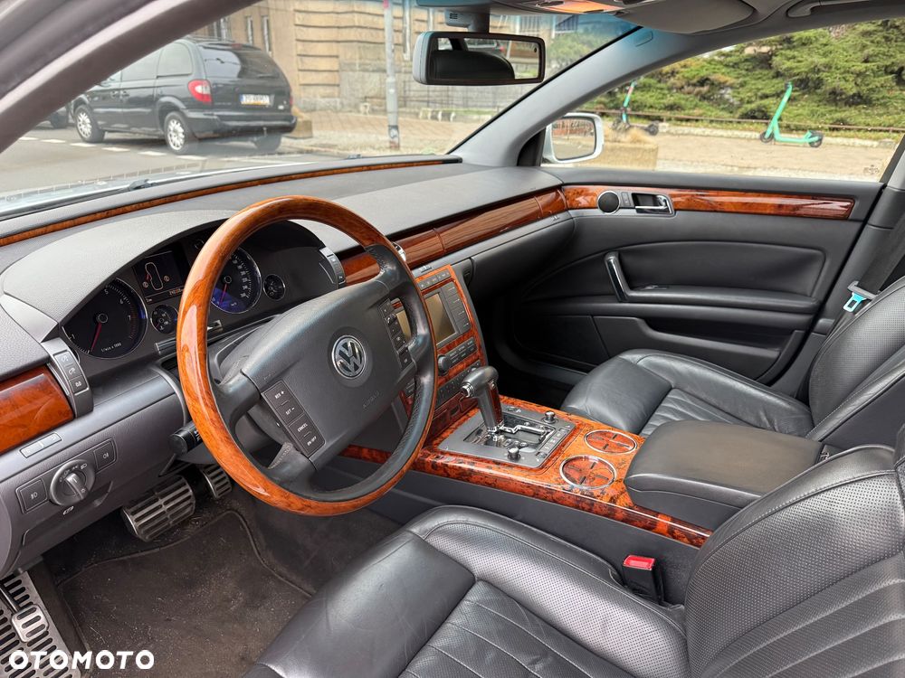 Volkswagen Phaeton 3.2 V6 4Mot (5 os.) - 12